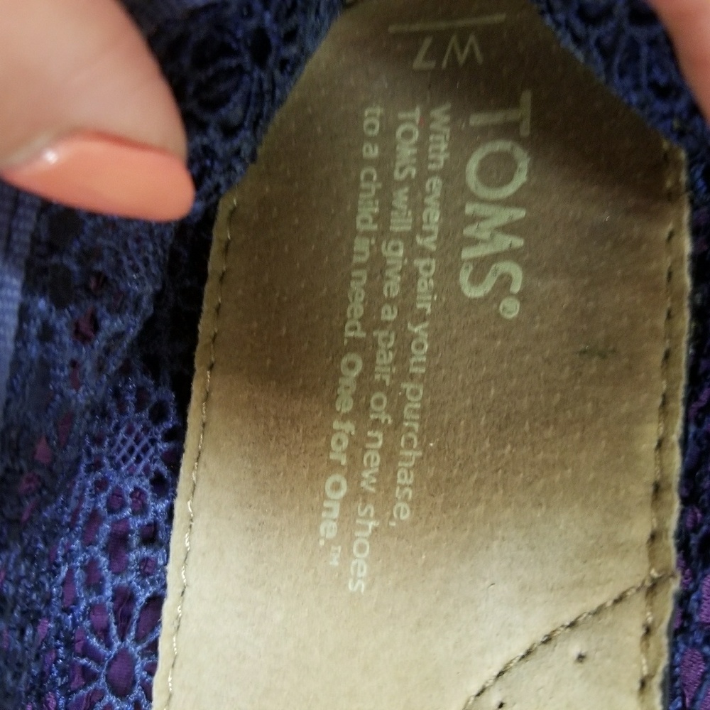 Toms - Picture 2 of 4